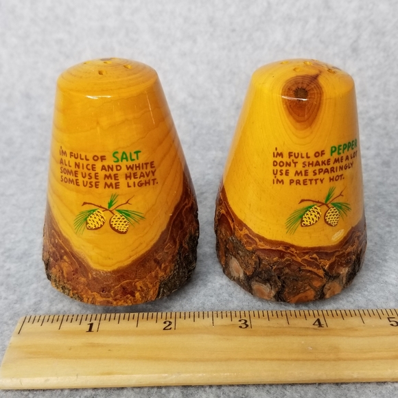Bark Wood Pinecone Souvenir Big Basin, Cali. Salt and Pepper Shakers - Picture 8 of 9